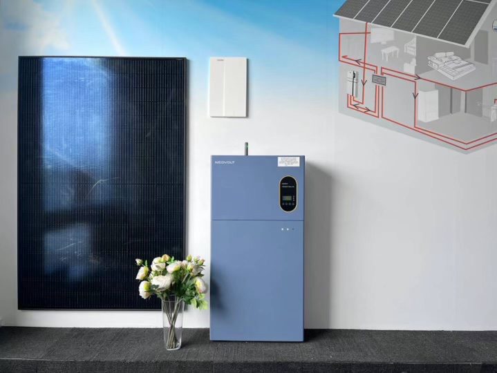 Solar panel and battery storage solutions in Australia by Astra Green Solar – trusted installers offering energy savings and VIC rebates.